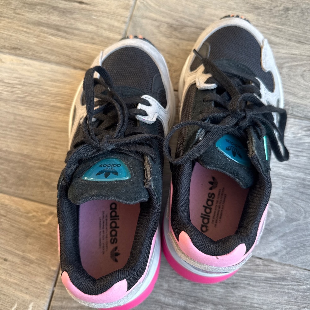 Adidas - Picture 5 of 5